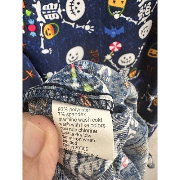 Halloween Scrub Top Scrubaid Women’s‎ M (10-12) Trick Or Treat Skeletons Blue - Picture 9 of 9